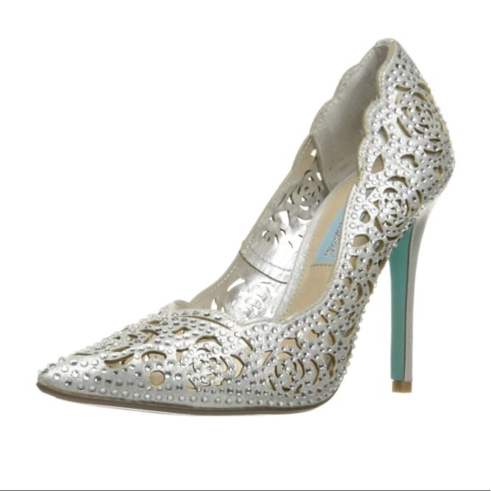 Betsy Johnson SB Elsa Silver Fab heel